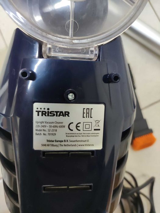 Aspirador Vertical com cabo Tristar - OP