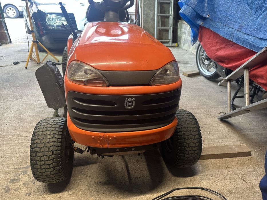 Traktorek husqvarna yth150xp