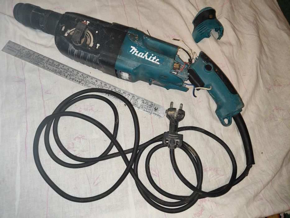 Продам Makita hr2470ft