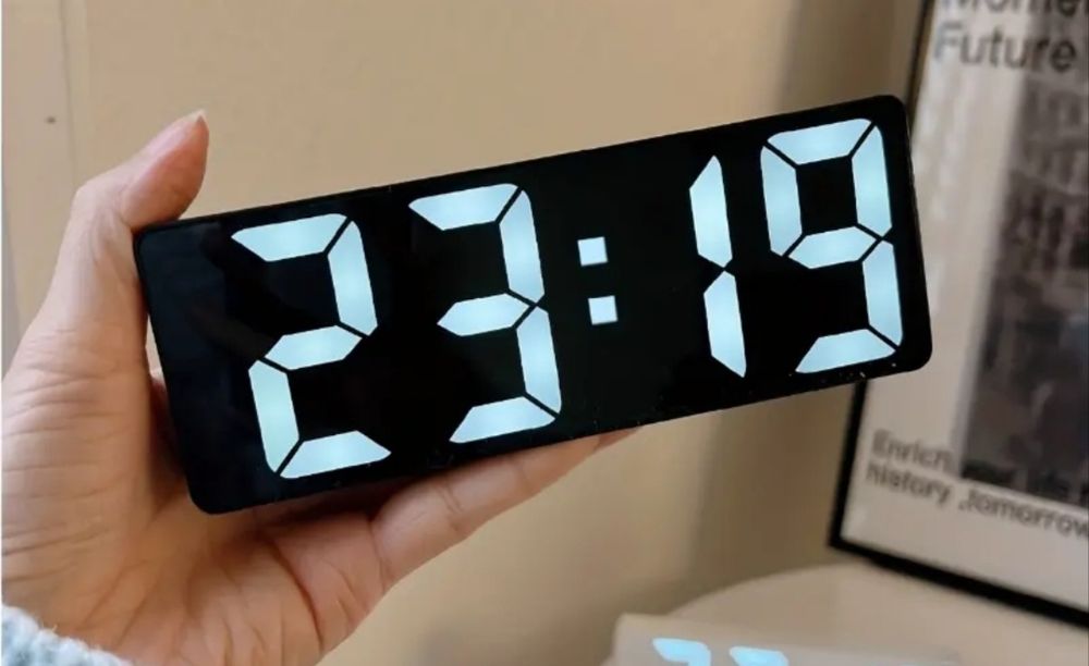 Годинник будильник