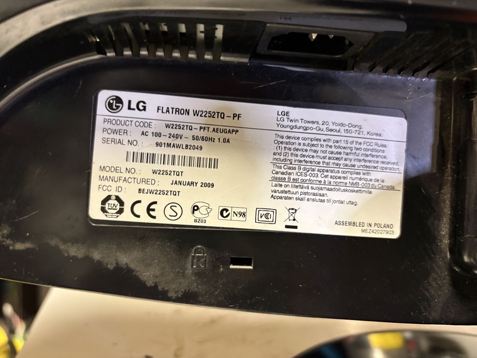 Monitor komputerowy LG Flatron 22”