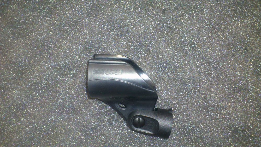 Продаю держатели  SHURE  для радиомикрофона . Переходники . Чехол Р/М
