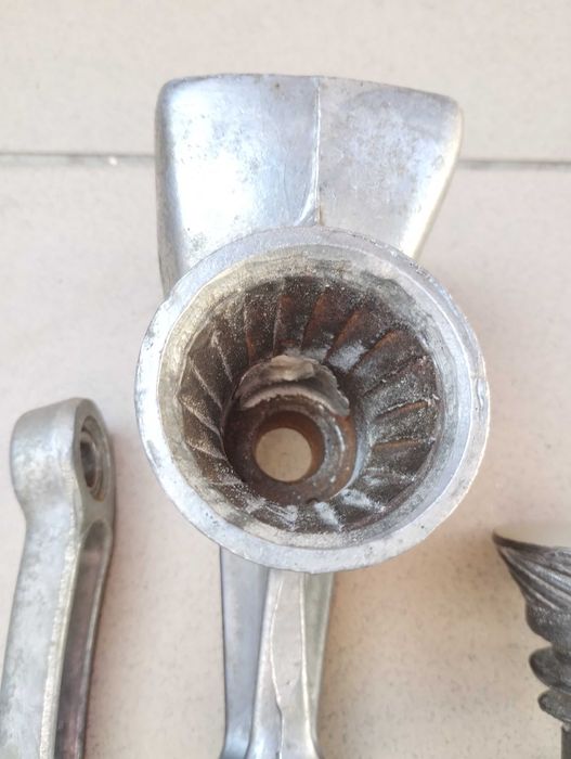 Кавомолка ручна механічна