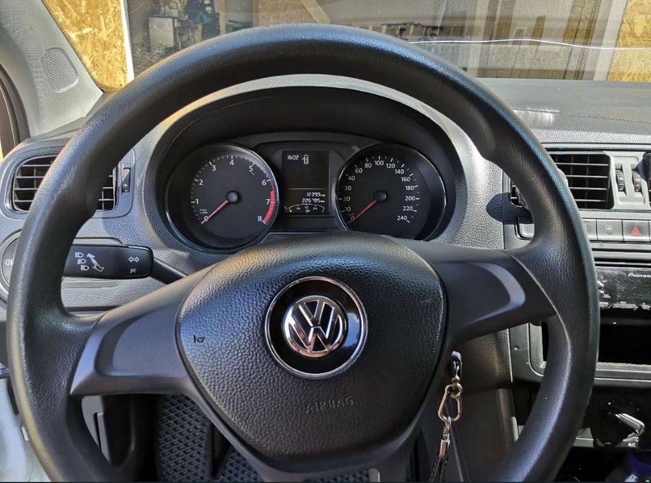 VOLKSWAGEN POLO 2017 VIN WVWZZZ6RZHY295259 фото оголошення 13 з 24