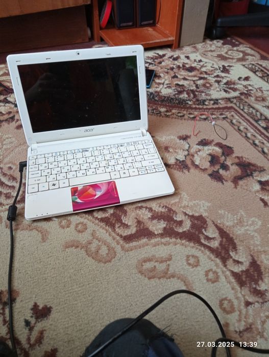 Продам нетбук acer