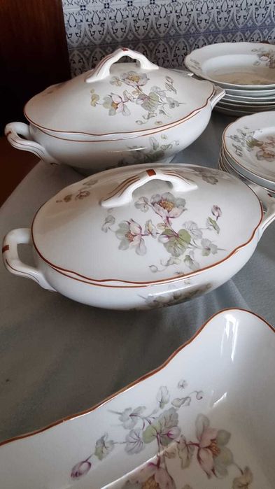 Serviço de jantar completo Flores Vista Alegre 1960