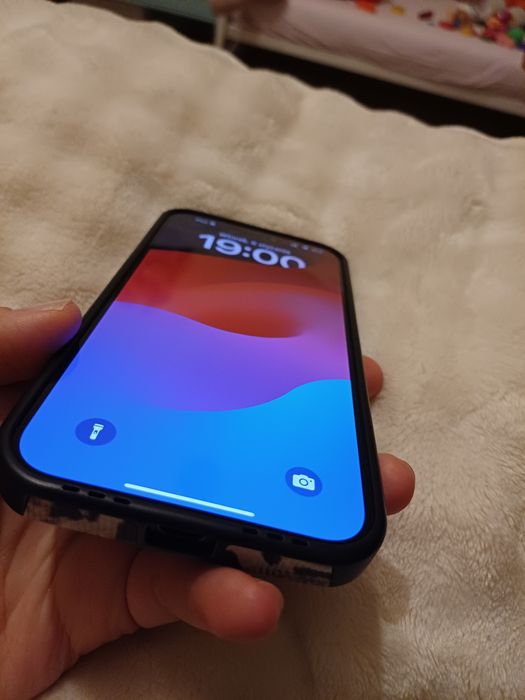 iPhone 15 Pro Max 128 GB – bardzo dobry stan | 87% baterii | Etui