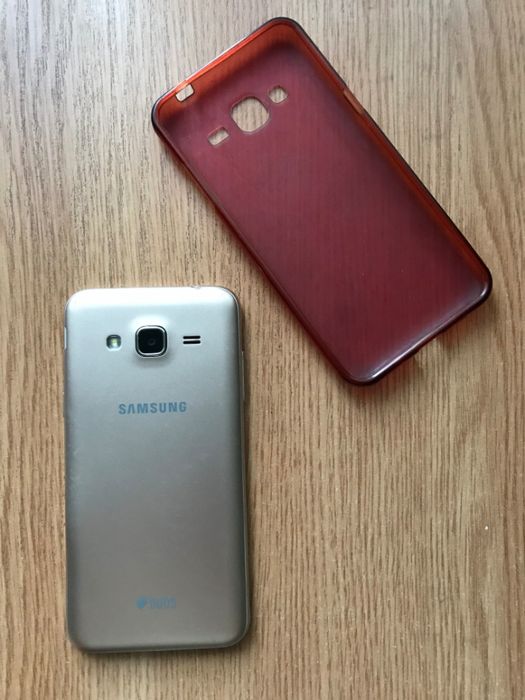 Продам  телефон.