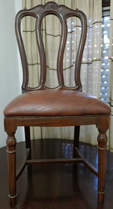 4 Cadeiras de sala de jantar
