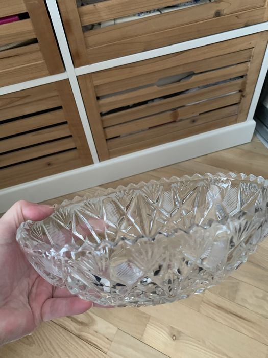 Кришталеві салатники, попільнички, графини