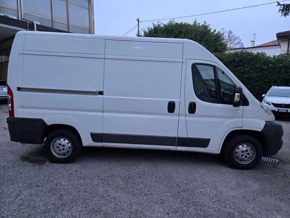 Wynajem busa z kierowcą transport przeprowadzki