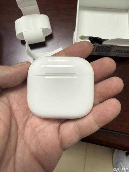 Słuchawki bezprzewodowe douszne  AirPods 4 ANC Bluetooth białe