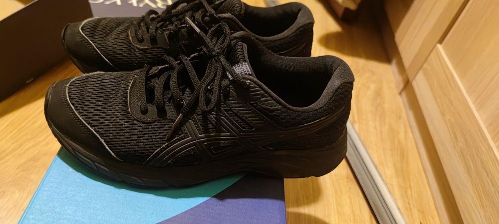 Buty sportowe czArne siatkowe Asics rozm 39 wkładka 24,5 cm