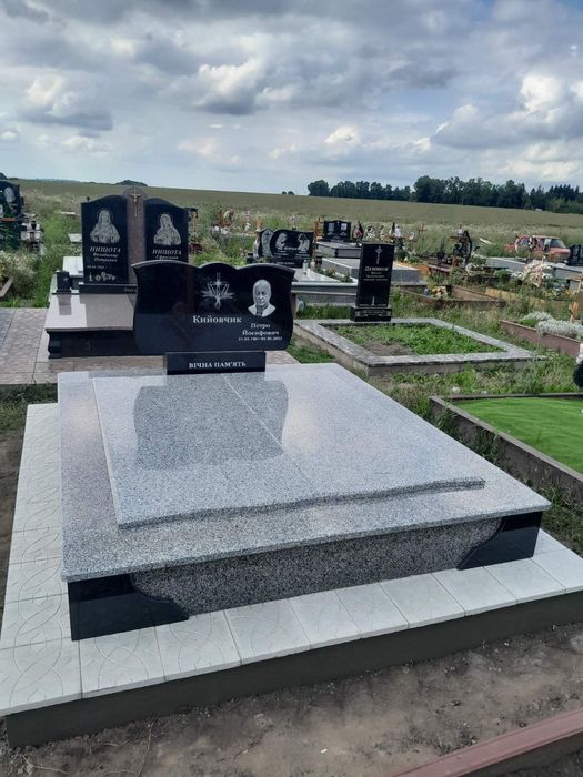 Пам'ятники  з  граніту