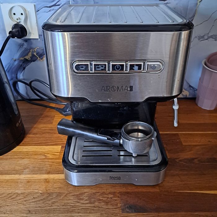 Ekspres ciśnieniowy kolbowy do kawy Tessa