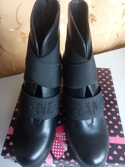 Ботинки демисезонные.