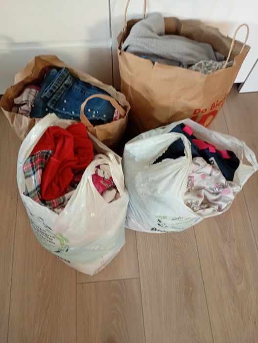 Ubrania ubranka dla dzieci dziewczyny