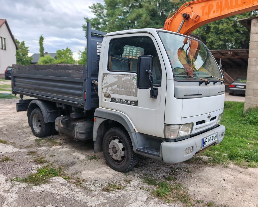 Nissan cabstar E wywrotka kat B. 2001 rok. wywrot 3stronny. zdrowa rama.