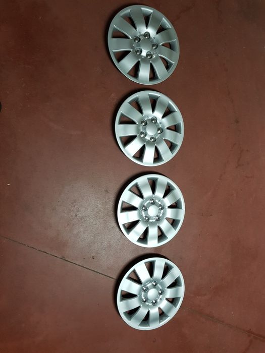 4 tampas 13" novas impecáveis