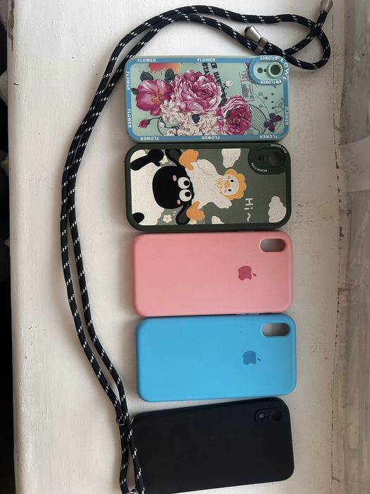 Продам 5 чохлів на iPhone Xr