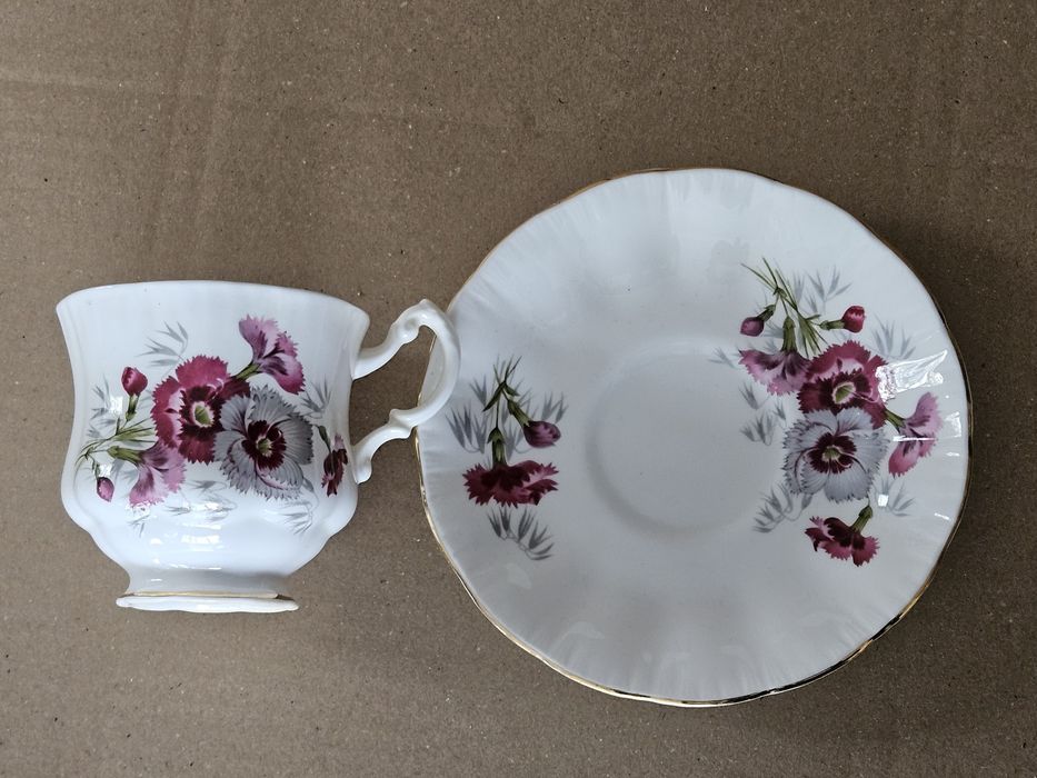 Royal Standard filizanka porcelanowa