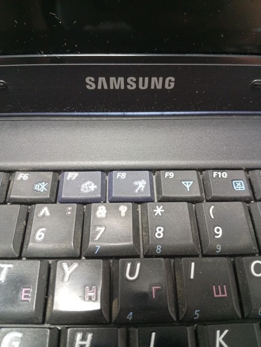Ноутбук Samsung.