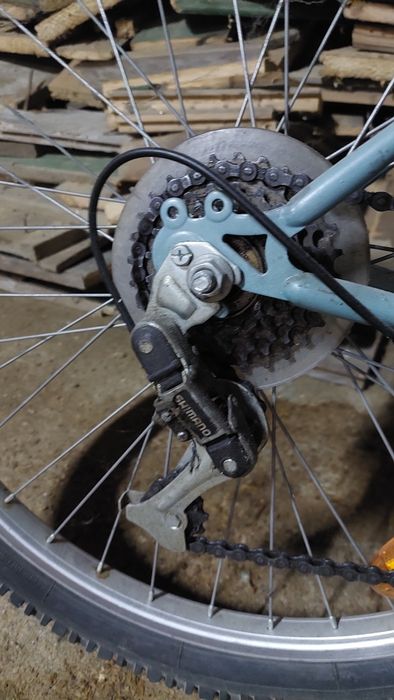 Bicicleta usada pneu traseiro furado