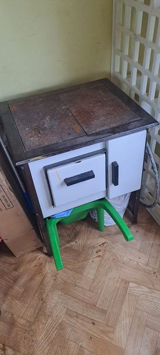 Piec węglowy kuchenny z PRL-u