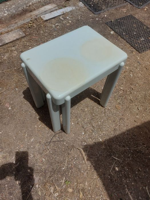 Mesa pequena em pvc