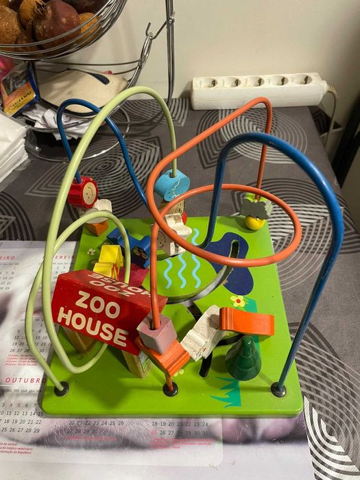 Brinquedo Educativo de Madeira Zoo House – Labirinto de Animais
