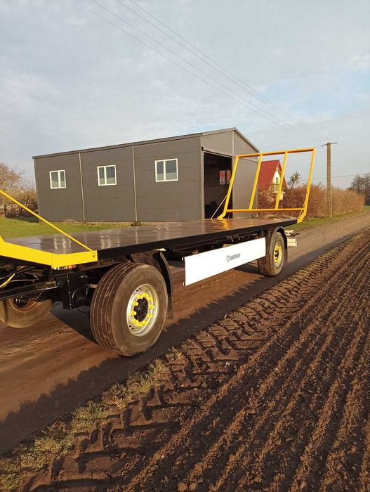 Przyczepa do słomy, bel, balotów KRONE