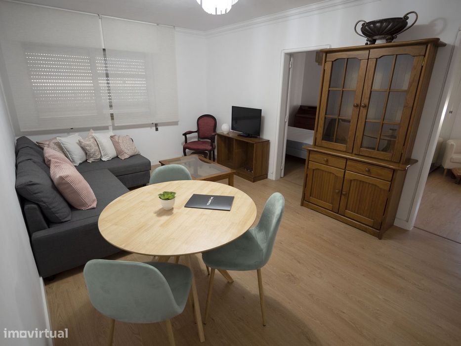 Apartamento t2 na Rua Avelar Brotero, em Stº António dos Cavaleiros