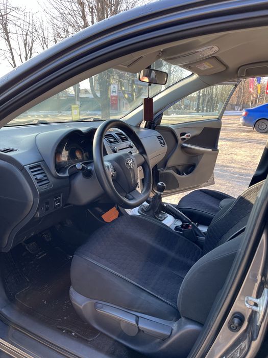 Продам Toyota corolla 2012