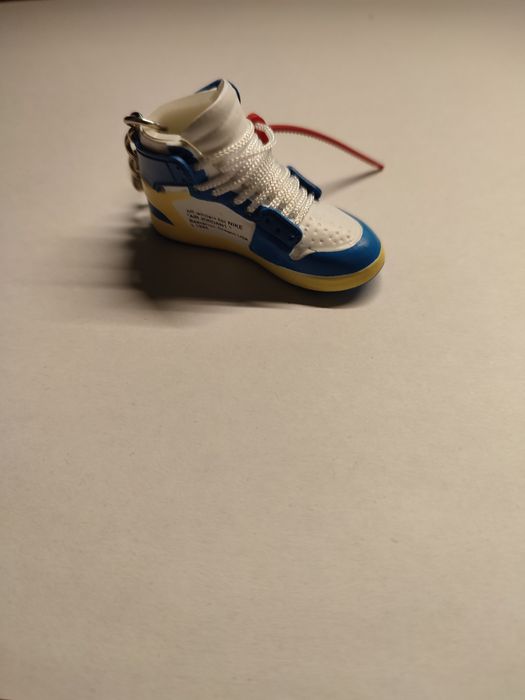 Brelok Air Jordan 1 Off-White University Blue