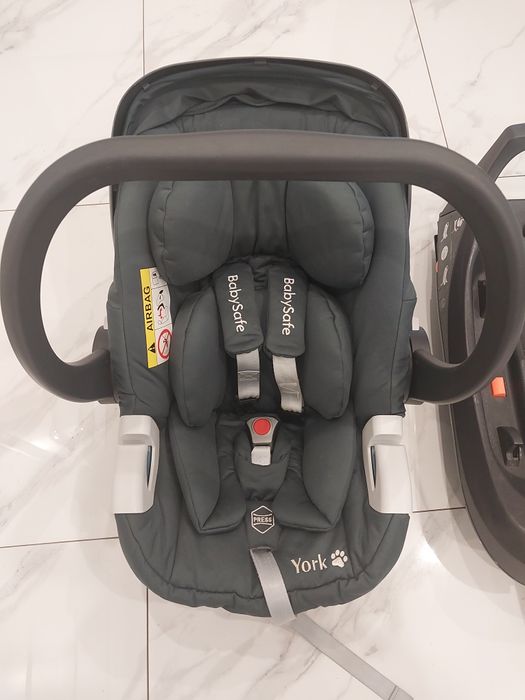Fotelik Babysafe York z baza isofix.