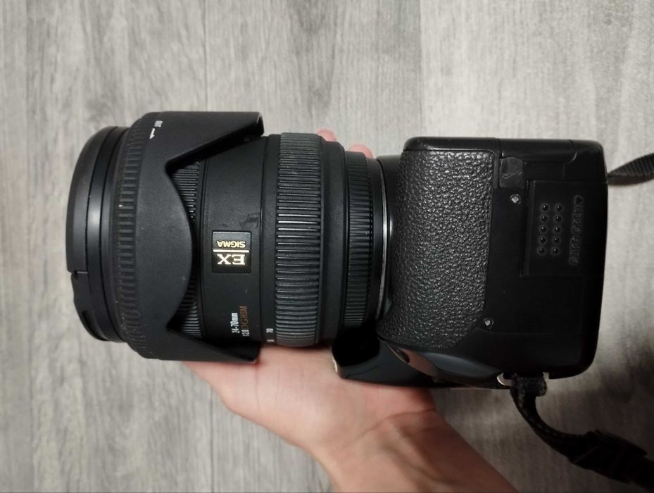 Продам  комплект фотоапарат canon EOS rebel Xsi +24-70 f2.8