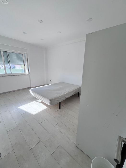 Quarto para casal  com contrato de arrendamento