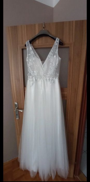 Piękna i lekka suknia ślubna