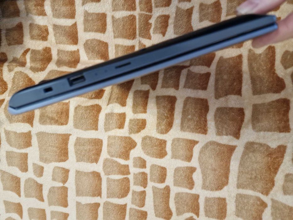 ASUS VivoBook R424D/Full HD/Ryzen™ 3 3200U/256SSD/Radeon 3 RX Vega 2ГБ