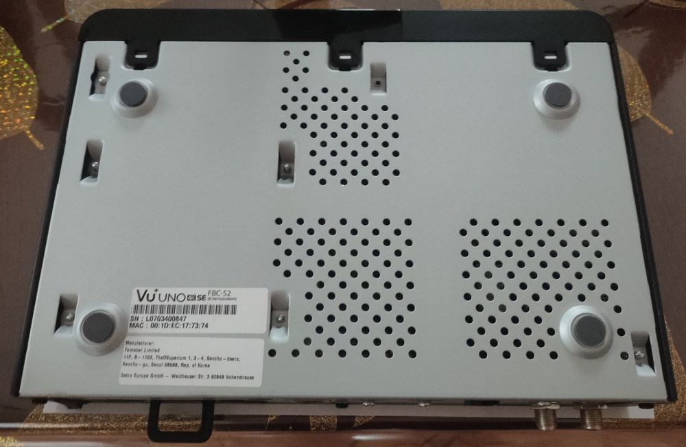 Vu+ Uno 4k SE z dowolnym image