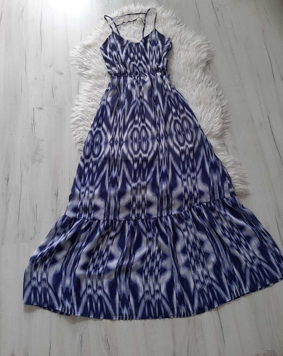 Piekna niebiesko biała sukienka dluga tiulowa na ramiączkach XS