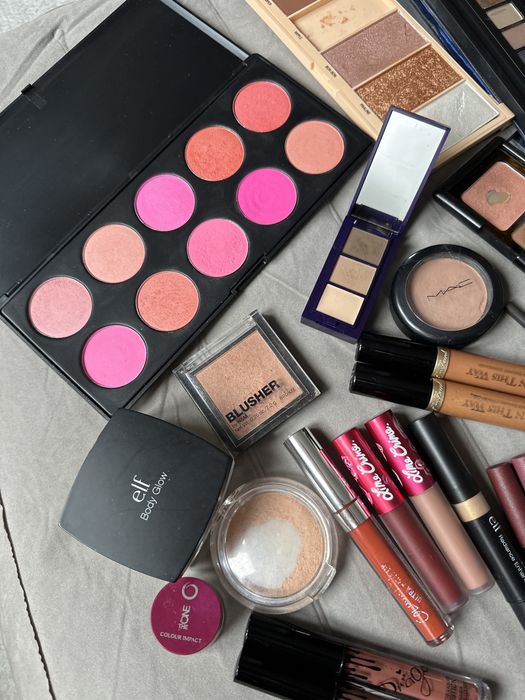 Diverse Makeup Set64586233059585124