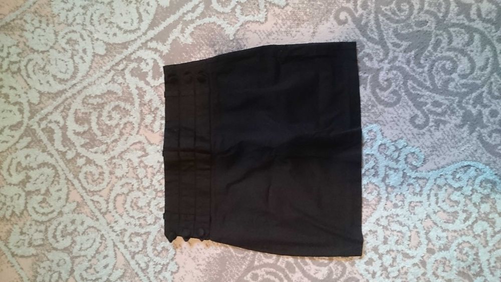 Czarna spódnica mini. Asos