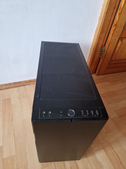 Якісний корпус з шумоізоляцією FRACTAL DESIGN