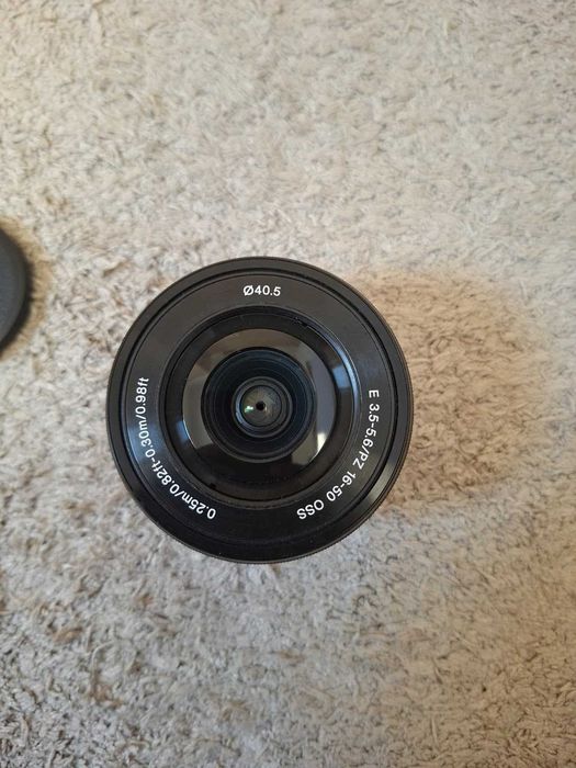 Sony E PZ 16-50mm f/3.5-5.6 OSS - muito bom estado