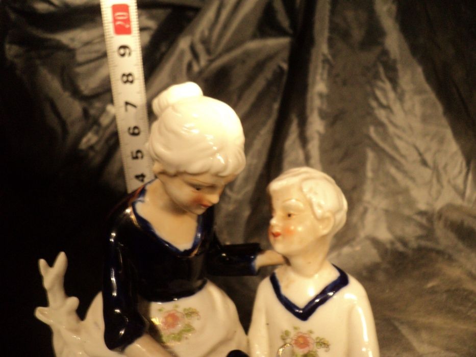 Статуэтка фарфоровая 18см из Франции старина антиквар эксклюзив подаро