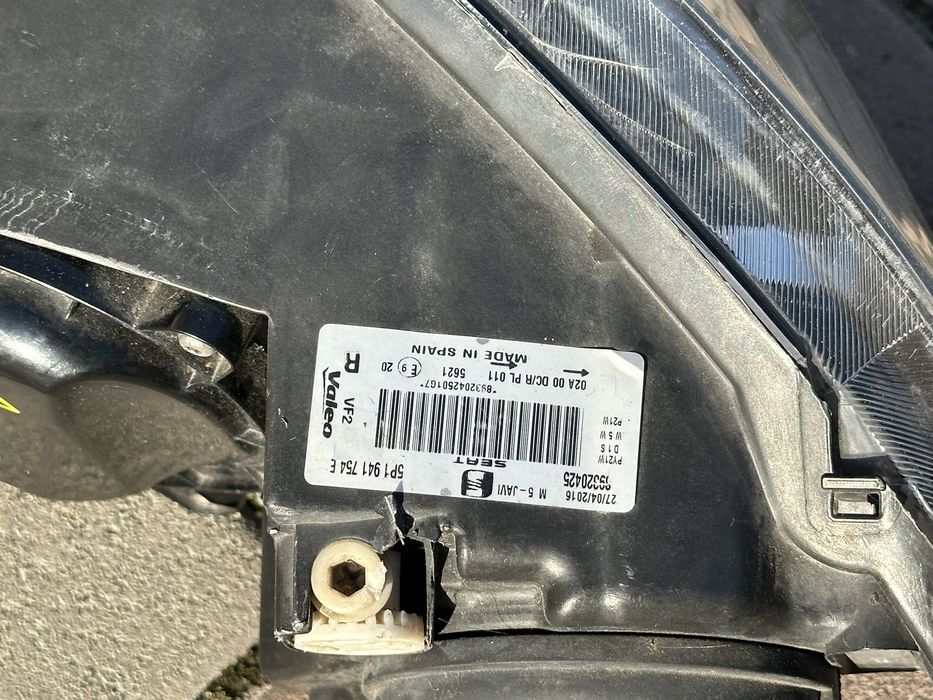 Фара seat leon bi xenon адаптивний. Ціну пропонуйте