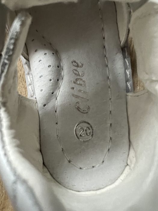 Sandałki skórzane dziewczęce