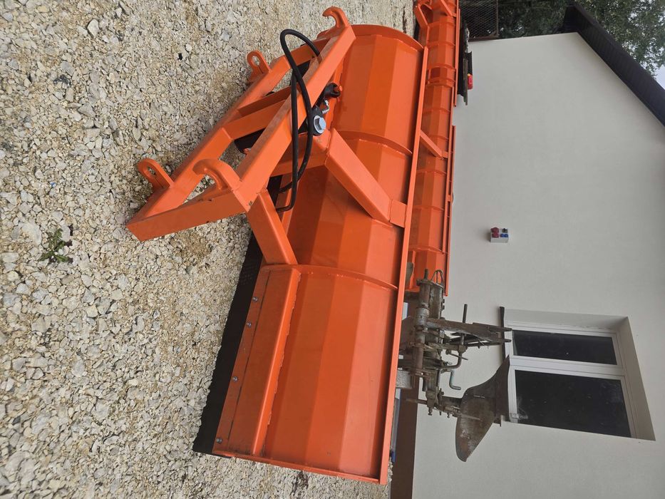 Pług do śniegu różne wymiary – 150–300 cm – montaż TUR/TUZ/wózek