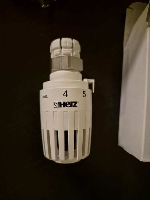 15 sztuk nowych termostatow HERZ 1706009